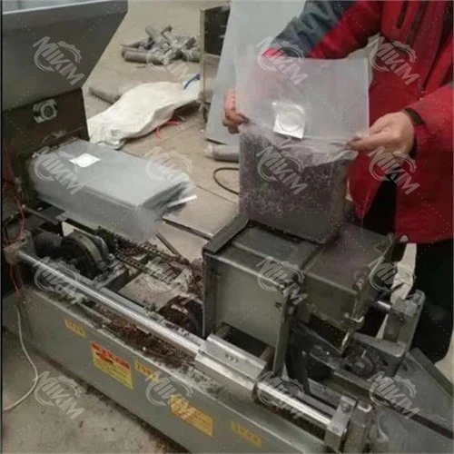 Twin Screw Square Bagging Machine